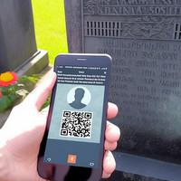 Epitafium w erze cyfrowej - jak kody QR zmieniają pamięć o zmarłych