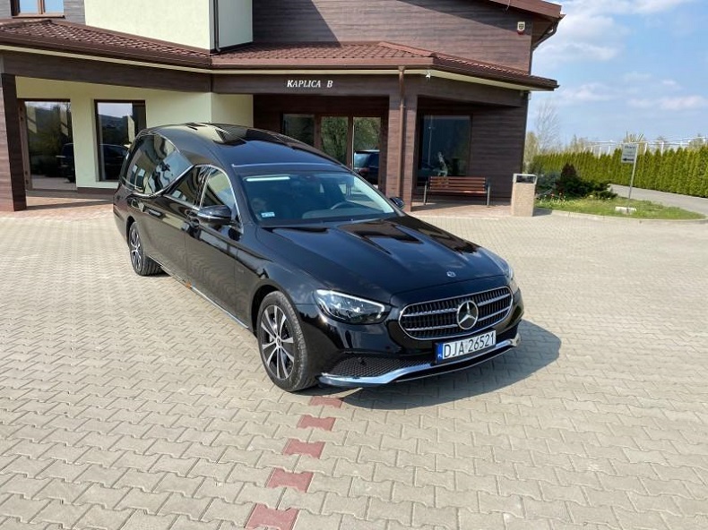 transport zmarłych w brwinowie