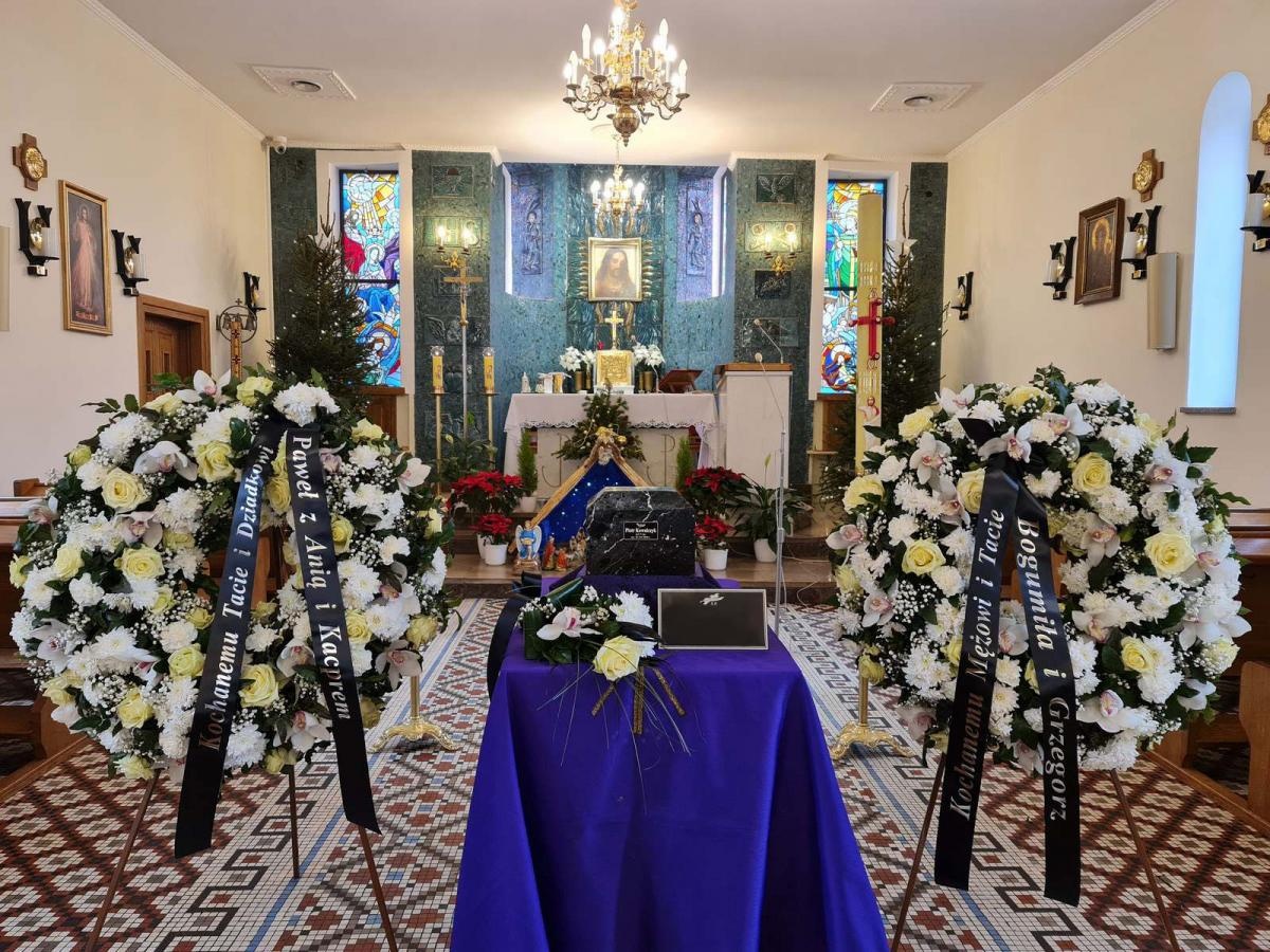 ostatnia posługa na powązkach