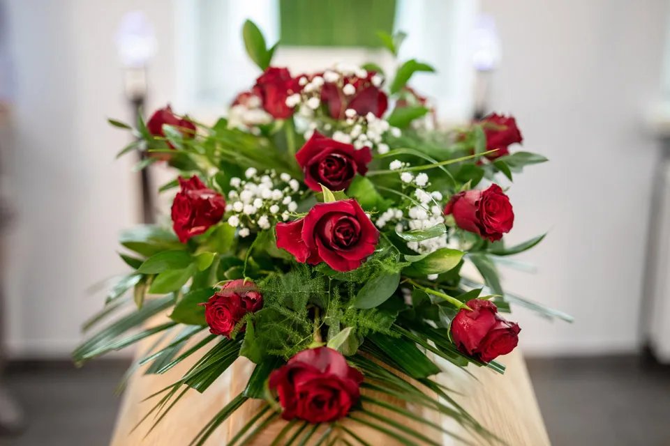 kwiaty na pogrzeb jelcz-laskowice