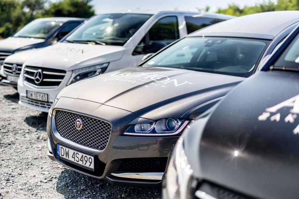 samochody pogrzebowe zakładu Archon w jelczu-laskowicach