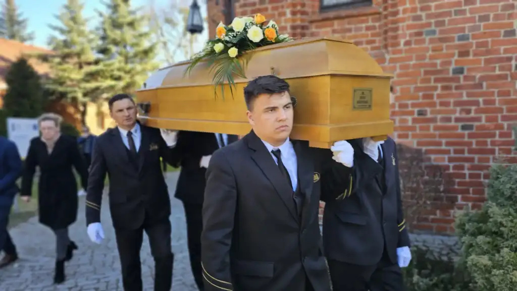 pogrzeby w skórczu