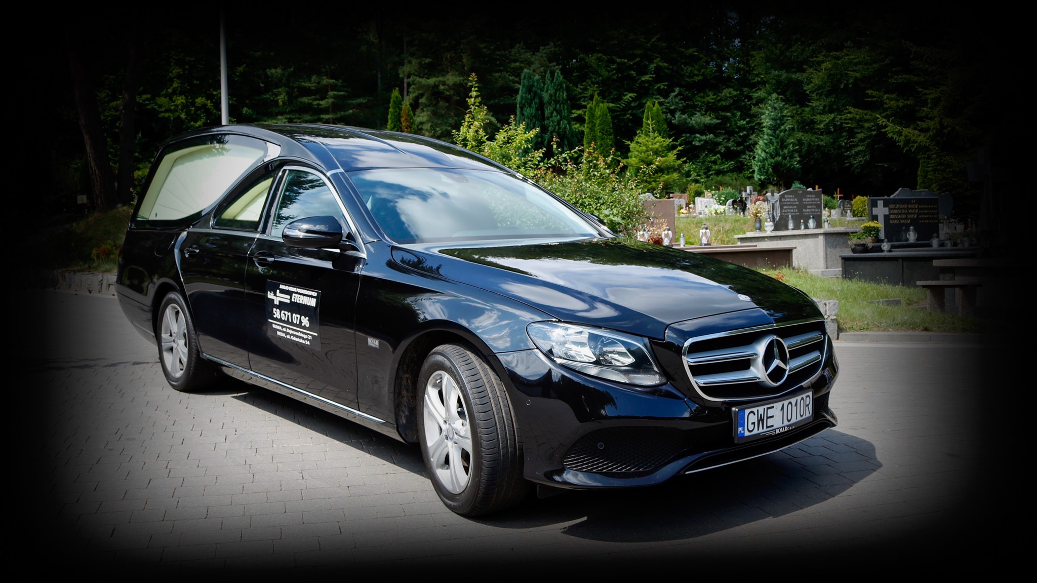 karawan pogrzebowy firmy Eternum z Rumii