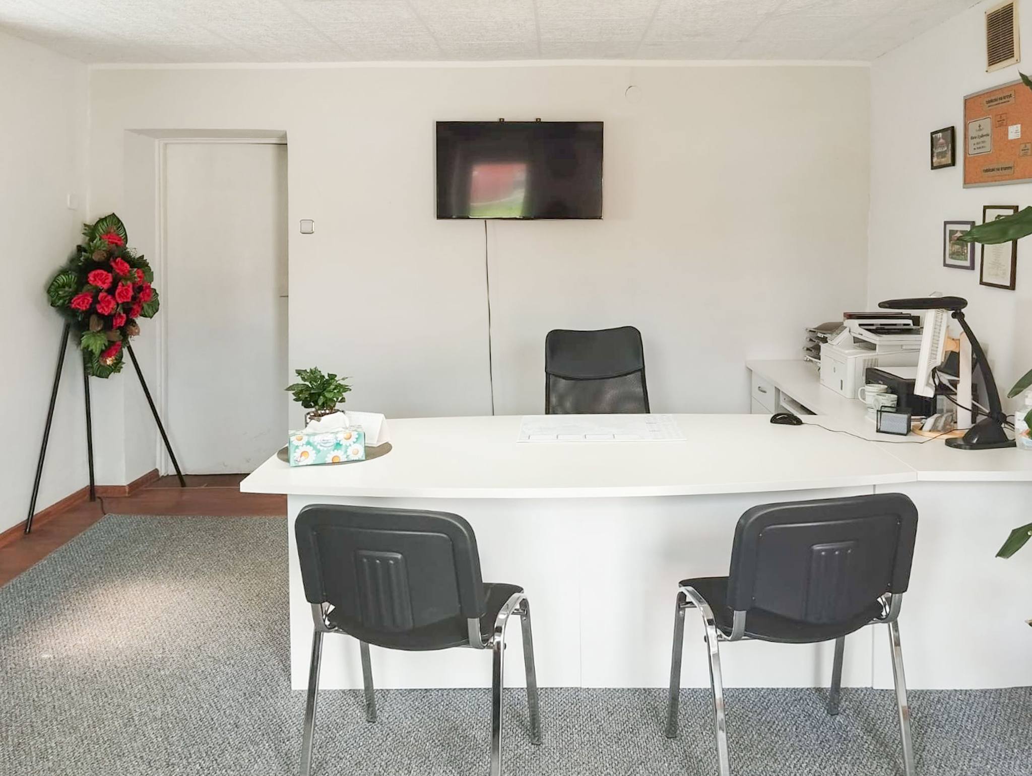 biuro firmy pogrzebowej w Redzie