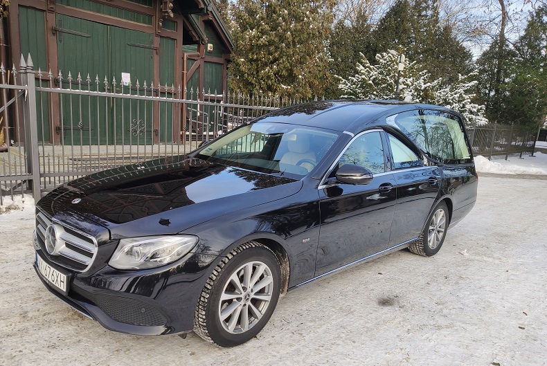 transport zmarłych w warszawie