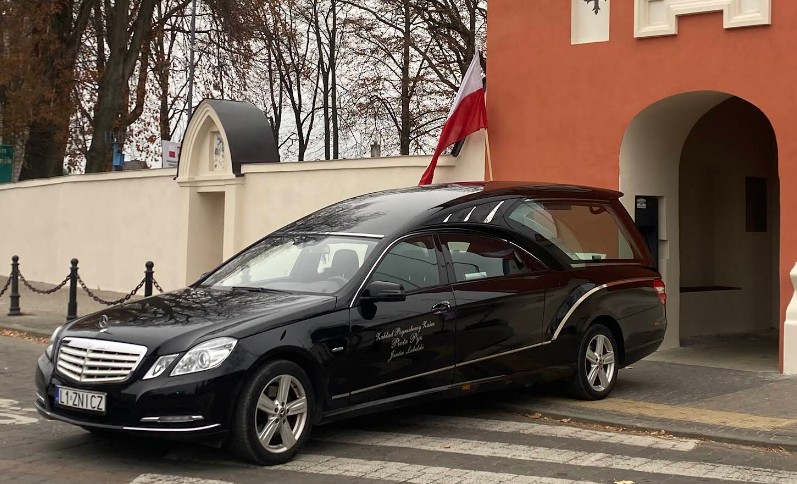 karawan firmy pogrzebowej z Janowa Lubelskiego