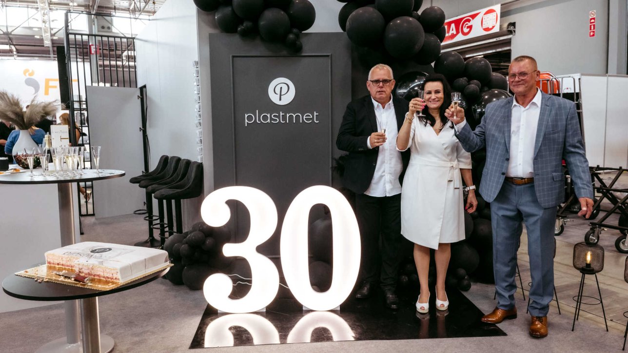 30 lat na rynku akcesoriów pogrzebowych - Plastmet